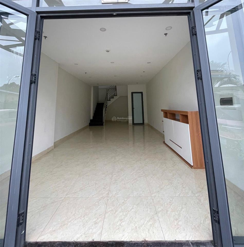 Căn ngoại giao giá sốc,shophouse chân đế toà tsg lotus sài đồng sổ lâu dài sang tên ngay.0969 512 ***