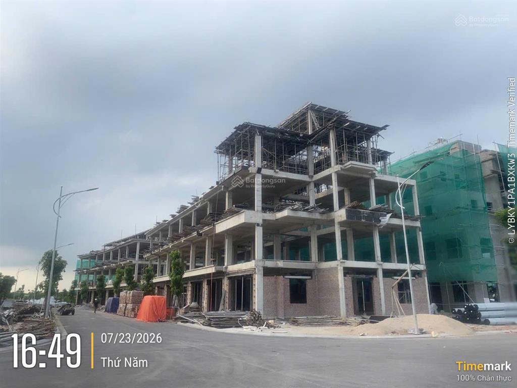 Căn xẻ khe vip view hồ công viên dtich 90m2 xây 4 tầng, đã có sổ tại ân thi hưng yên giá chỉ 5,3tỷ