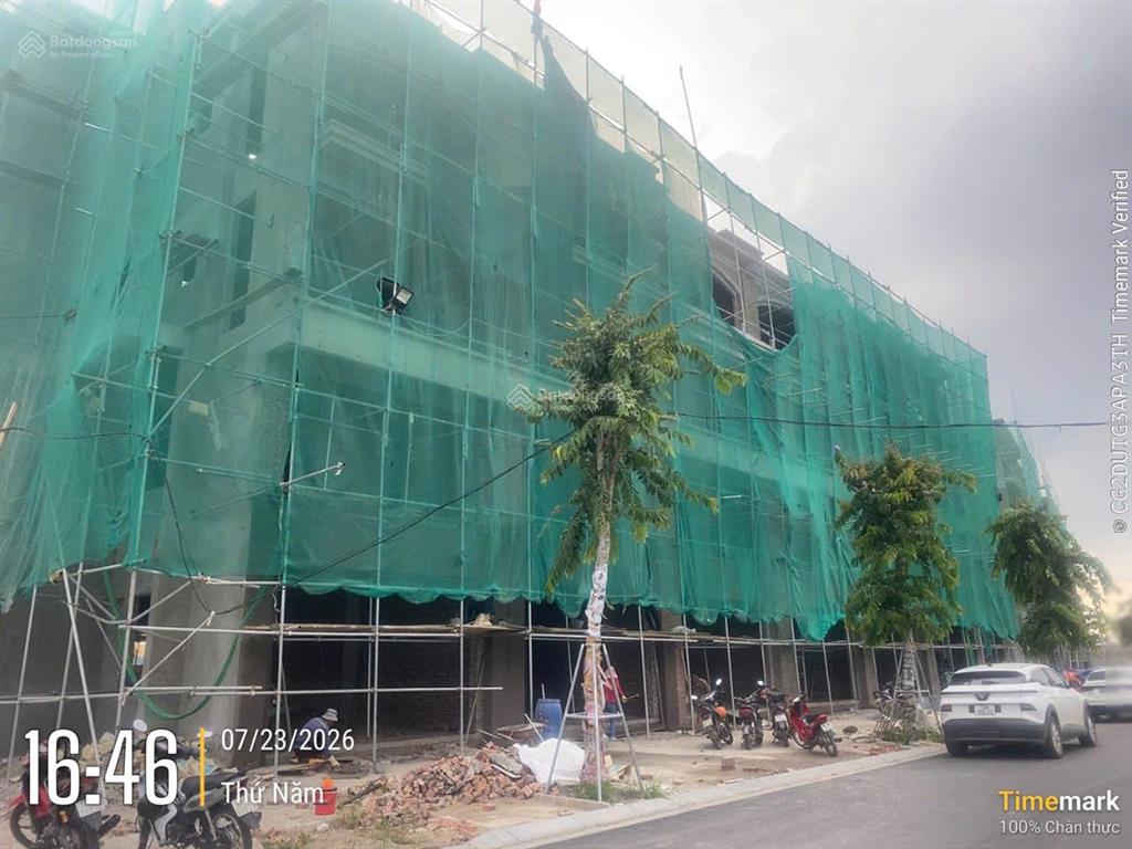 Căn xẻ khe vip view hồ công viên dtich 90m2 xây 4 tầng, đã có sổ tại ân thi hưng yên giá chỉ 5,3tỷ