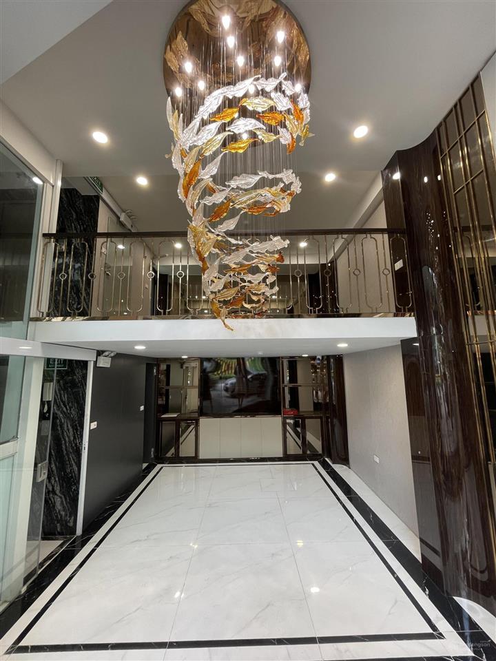 Bán nhà mặt phố phạm văn đồng, xây 8 tầng full kính cực vip, đã sẵn sổ sang tên ngay.  0969 512 ***