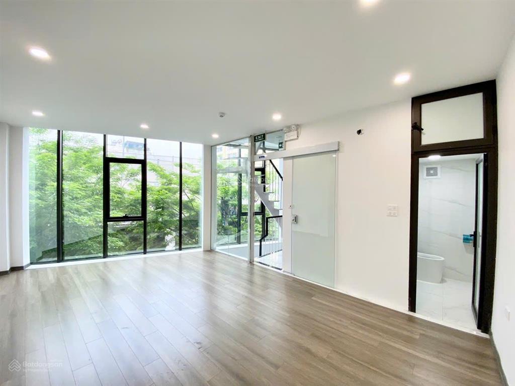 Giảm giá cực sâu nhà 8 tầng full kính đường phạm văn đồng, nhà mới sẵn sổ lâu dài.  0969 512 ***