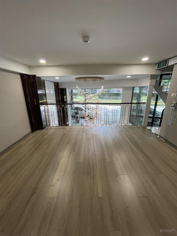 Giảm giá cực sâu nhà 8 tầng full kính đường phạm văn đồng, nhà mới sẵn sổ lâu dài.  0969 512 ***