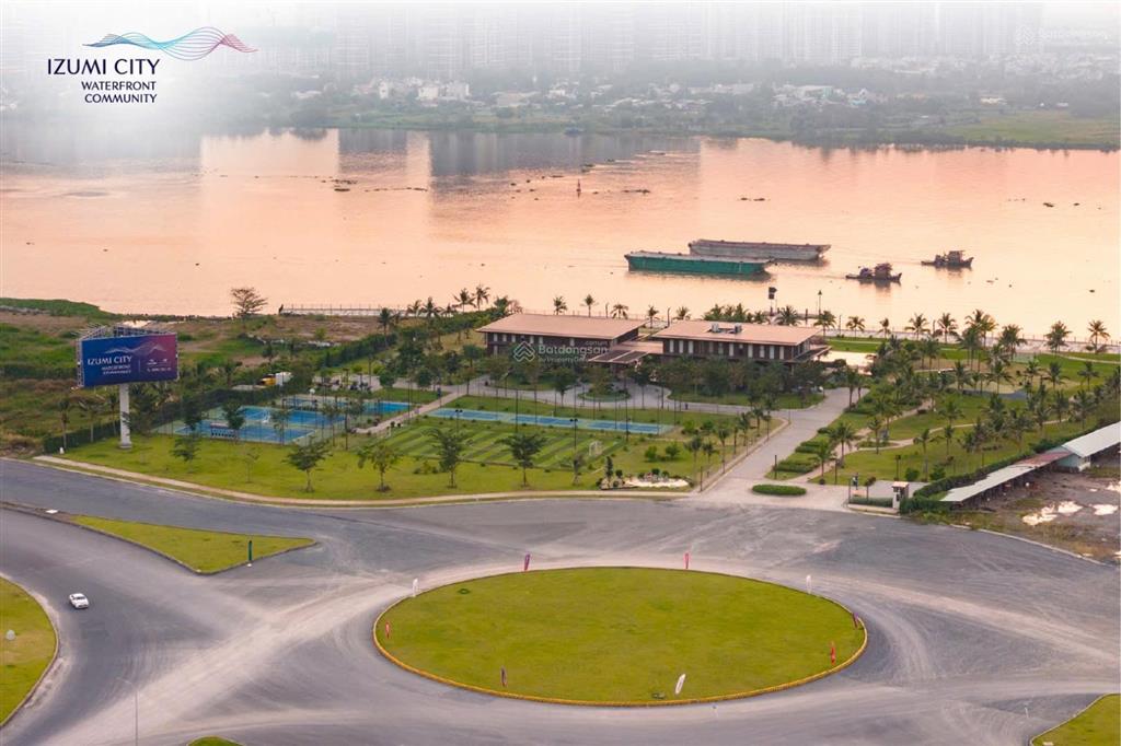 Chỉ 7,8tỷ/nhà phố 1 trệt 2 lầu 114m2, gara ô tô + sân vườn riêng 58m2, sổ hồng, đối diện vinhome q9