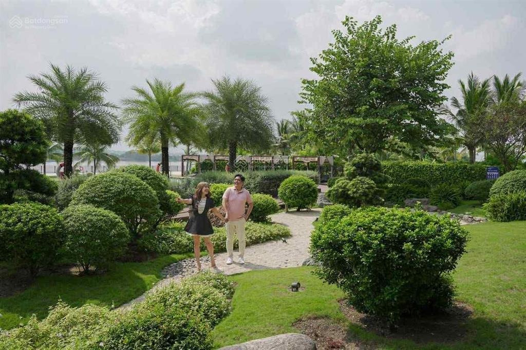 Chỉ 7,8tỷ/nhà phố 1 trệt 2 lầu 114m2, gara ô tô + sân vườn riêng 58m2, sổ hồng, đối diện vinhome q9