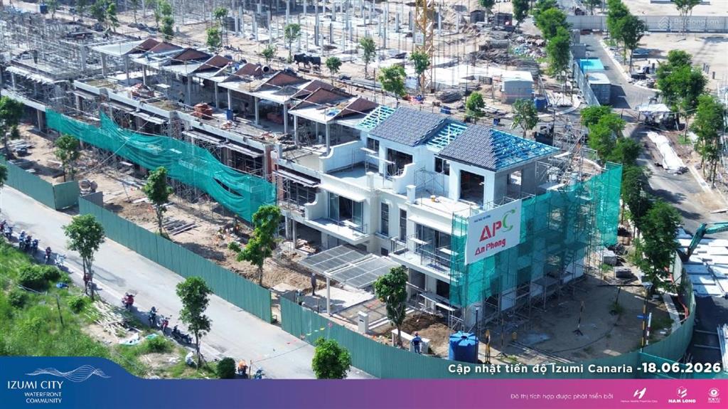 Chỉ 7,8tỷ/nhà phố 1 trệt 2 lầu 114m2, gara ô tô + sân vườn riêng 58m2, sổ hồng, đối diện vinhome q9