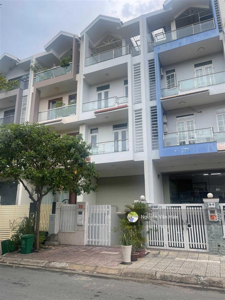 Bán nhà 5x20m gồm hầm và 3 tầng khu him lam quận 7 có thang máy giá bán 27 tỷ còn bớt cho khách