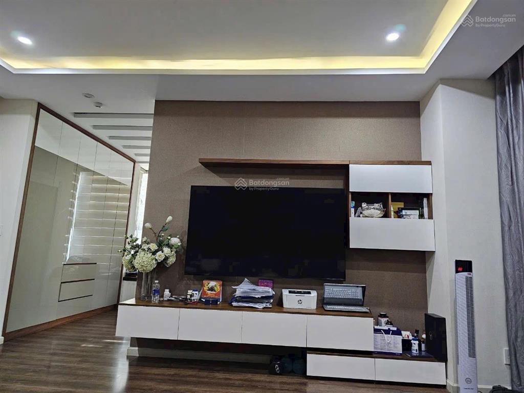 Bán biệt thự đường 16m kdc him lam tân hưng q7 dt 10x20m hầm, trệt, 2,5 lầu có thang máy giá 57 tỷ