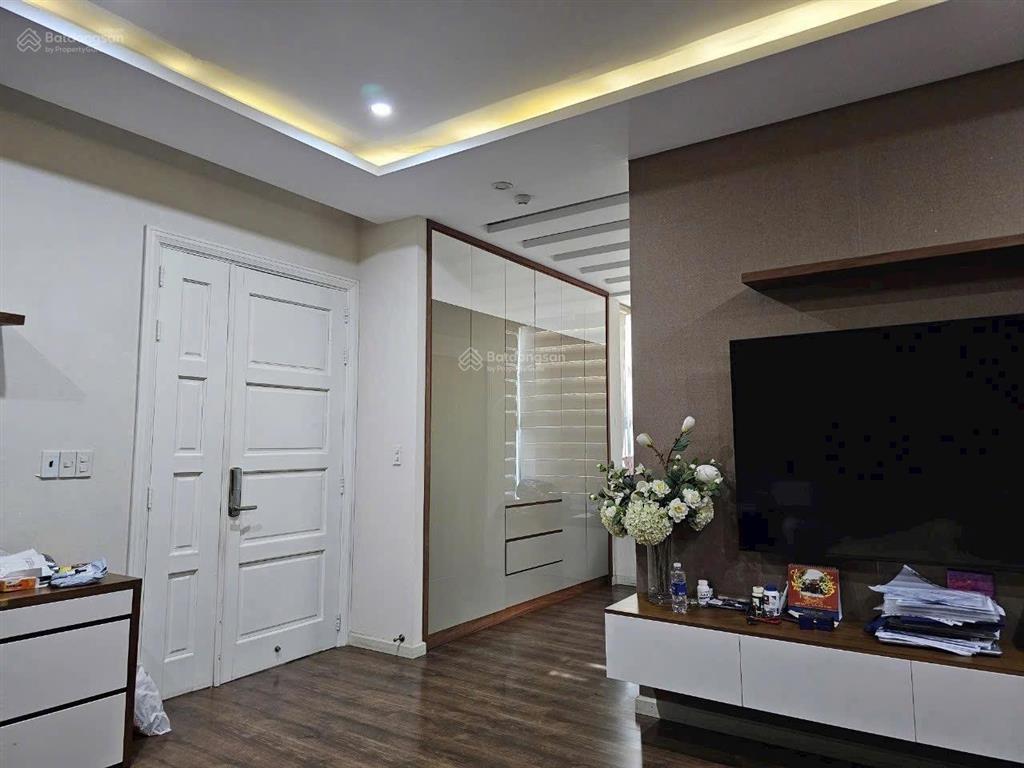 Bán biệt thự đường 16m kdc him lam tân hưng q7 dt 10x20m hầm, trệt, 2,5 lầu có thang máy giá 57 tỷ
