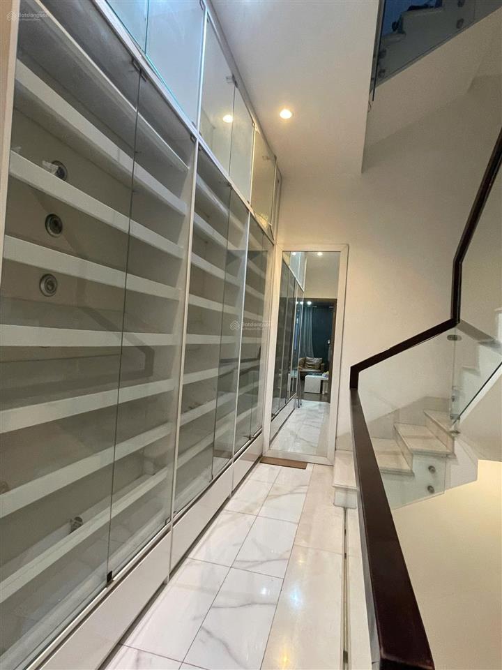 Bán nhà him lam 5x20m giá 27,5 tỷ hầm trệt 2 lầu sân thượng, gồm 4pn, 5wc nội thất cao cấp nhà đẹp