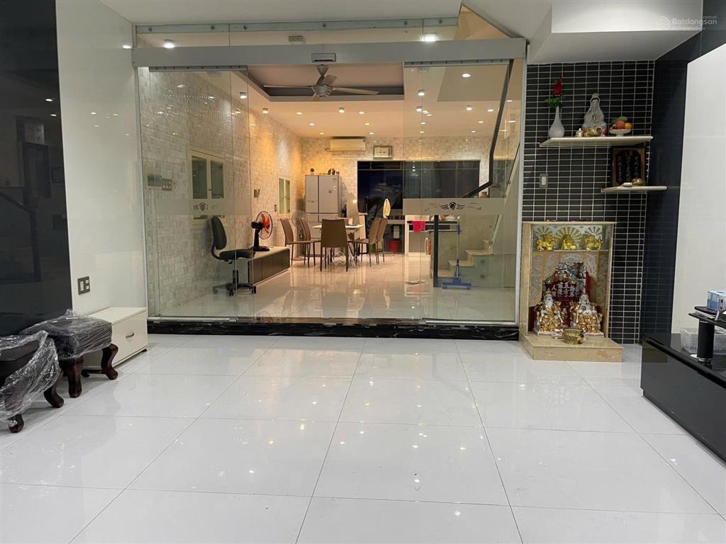 Bán nhà him lam 5x20m giá 27,5 tỷ hầm trệt 2 lầu sân thượng, gồm 4pn, 5wc nội thất cao cấp nhà đẹp