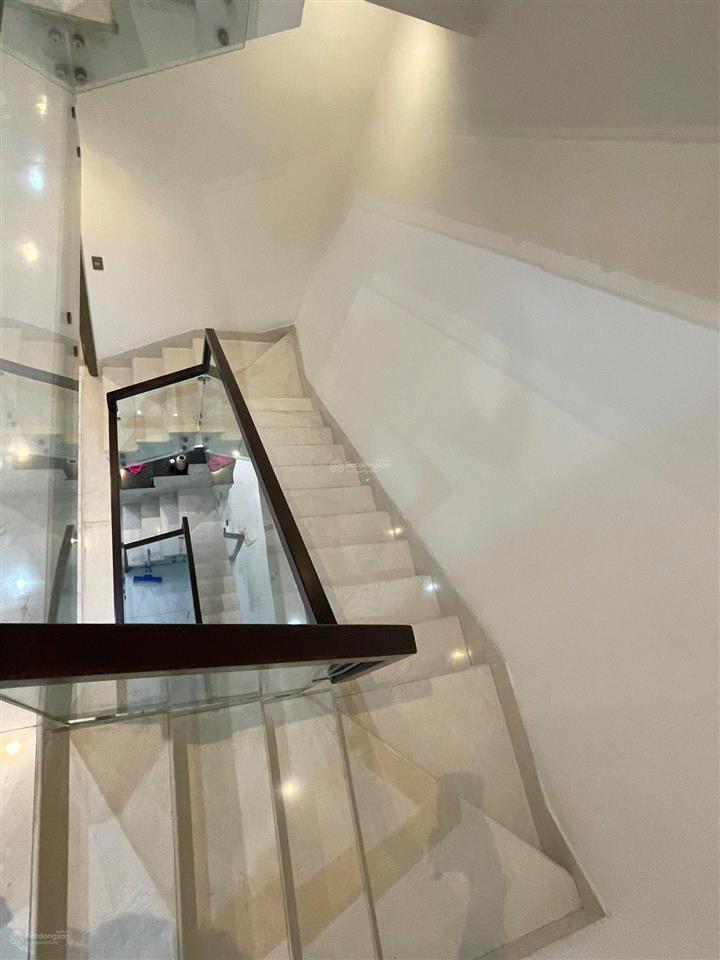 Bán nhà him lam 5x20m giá 27,5 tỷ hầm trệt 2 lầu sân thượng, gồm 4pn, 5wc nội thất cao cấp nhà đẹp