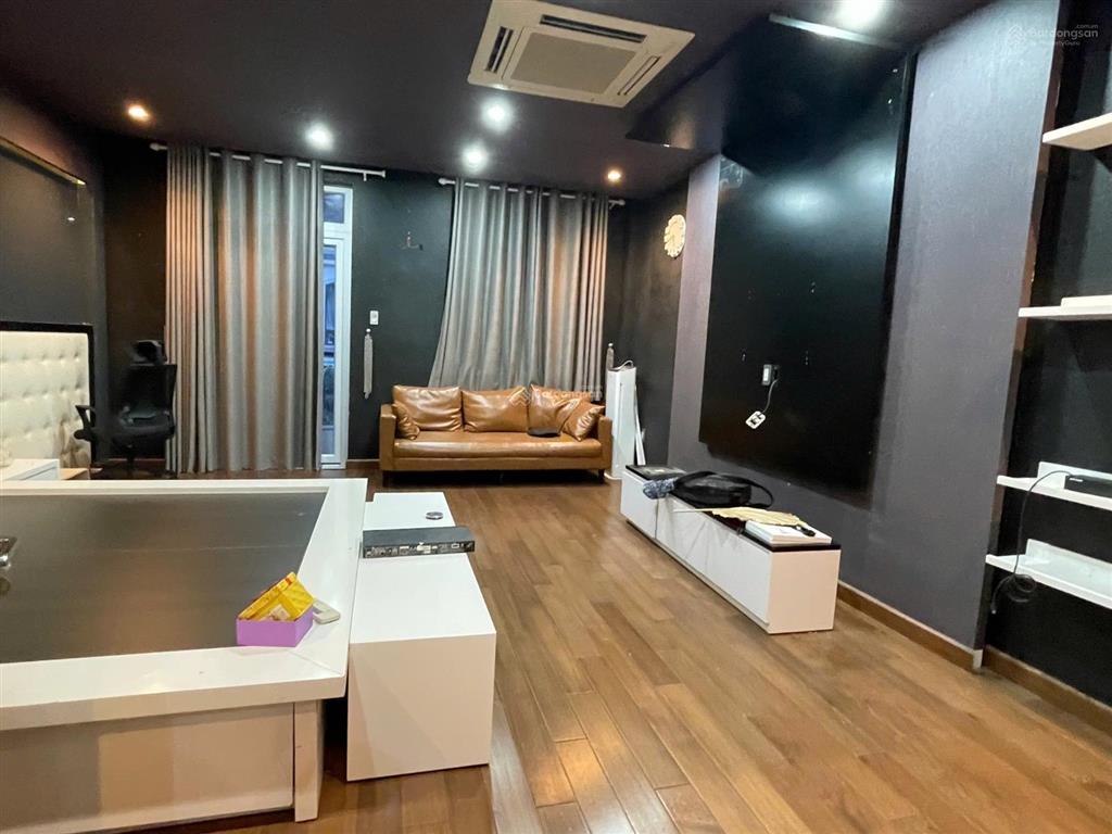 Bán nhà him lam 5x20m giá 27,5 tỷ hầm trệt 2 lầu sân thượng, gồm 4pn, 5wc nội thất cao cấp nhà đẹp