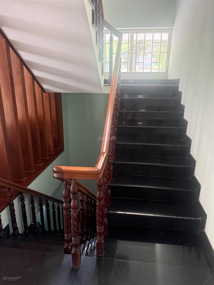 Bán nhà 46 đường 20 khu him lam quận 7, diện tích 7,5x20 căn góc đối diện công viên giá 40 tỷ