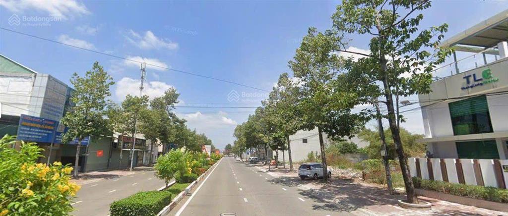 Bán gấp, giá ngộp đất mt ngang 40m đường lê duẩn phường phú mỹ cách ql51 chỉ 200m.