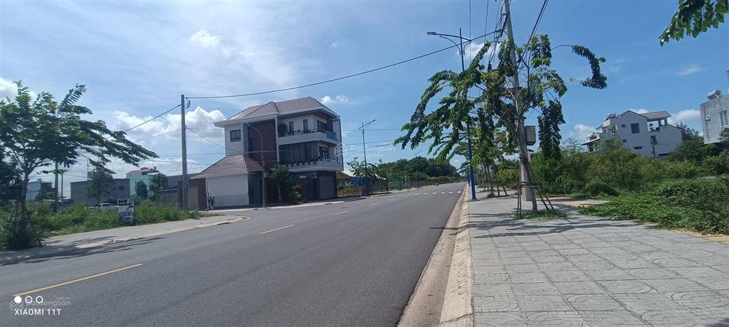 Đất đẹp,vị trí góc đường thuận lợi cho nhiều ý tưởng kinh doanh tại nhà ngay trung tâmthuận lợi gt