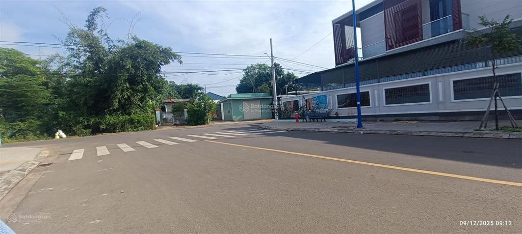 Bán cho gđ lô đất gần chợ hòa long, góc 2 mặt đường nhựa ngang 7m