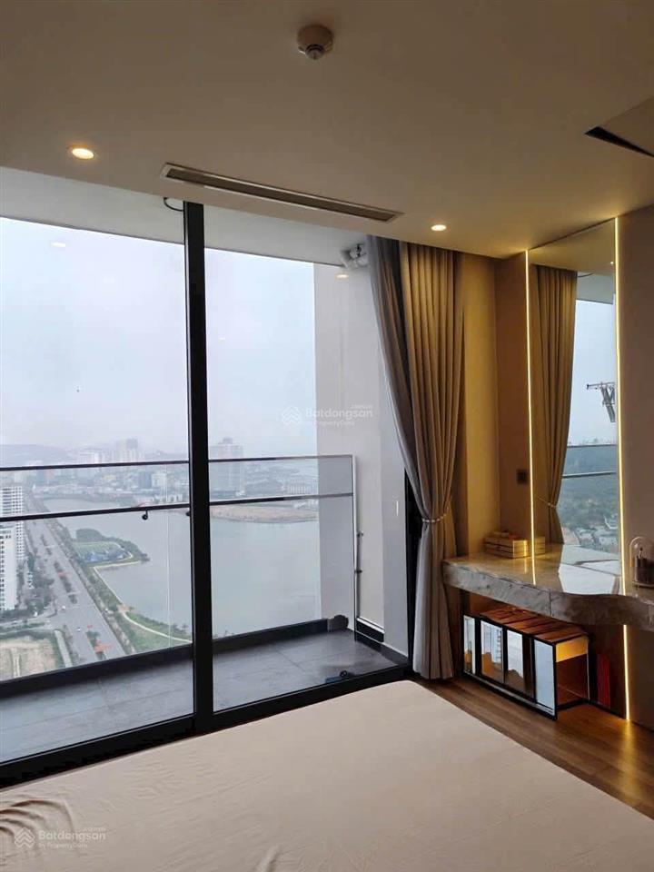 Bán chung cư 3pn view biển  icon40 hạ long 92m 6,5 tỷ full nội thất