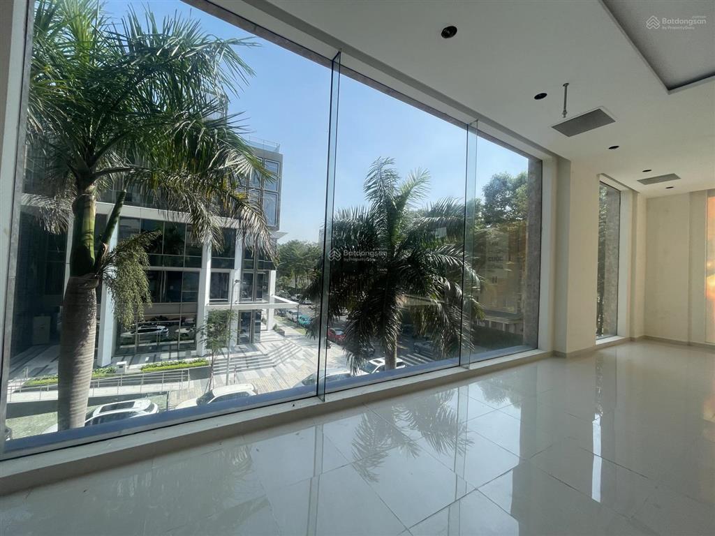 Cho thuê văn phòng diện tích 100m2 tại phú mỹ hưng q7, vp trống sẵn bàn giao ngay