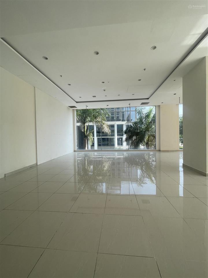 Cho thuê văn phòng diện tích 100m2 tại phú mỹ hưng q7, vp trống sẵn bàn giao ngay