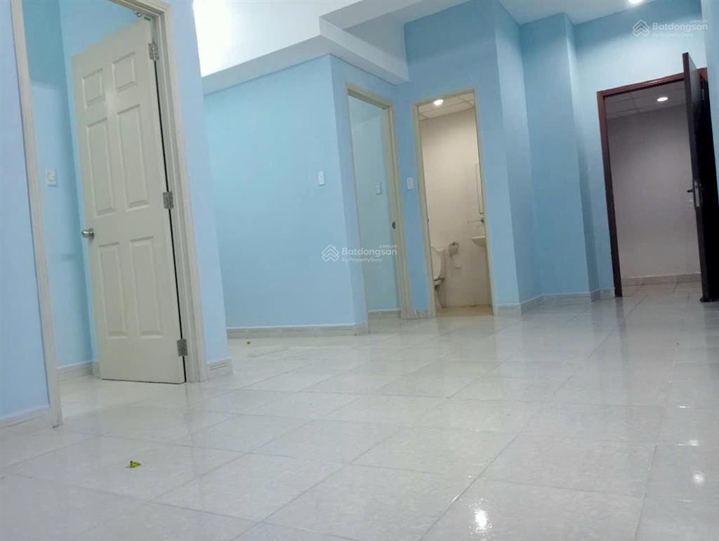 Cần bán nhanh 1 căn hqc plaza giá 1.05tỷ 55m2  2pn  2wc, sang tên chủ đầu tư.  0937 379 ***