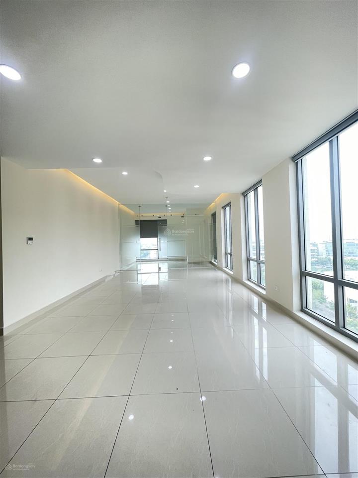 Cho thuê văn phòng phú mỹ hưng 73m2, giá 25 triệu căn góc 2 view nhận vp ngay.  0937 379 ***