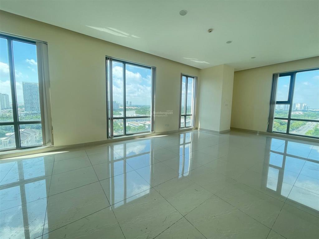 Cho thuê văn phòng phú mỹ hưng 73m2, giá 25 triệu căn góc 2 view nhận vp ngay.  0937 379 ***