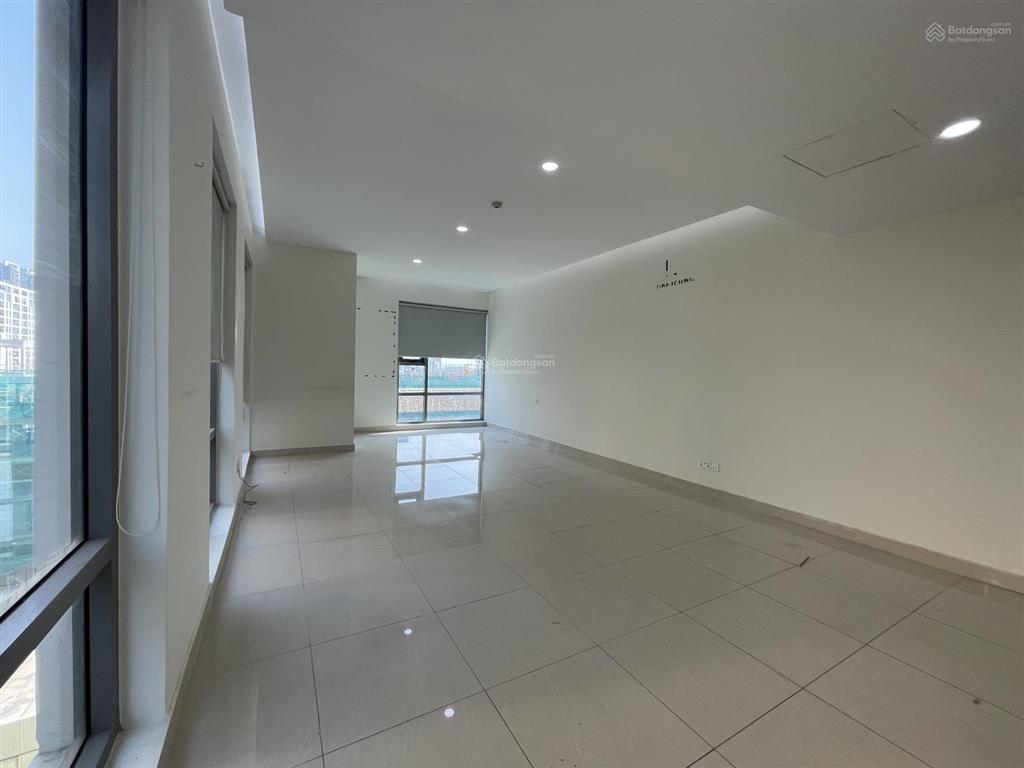 Cho thuê văn phòng phú mỹ hưng 73m2, giá 25 triệu căn góc 2 view nhận vp ngay.  0937 379 ***