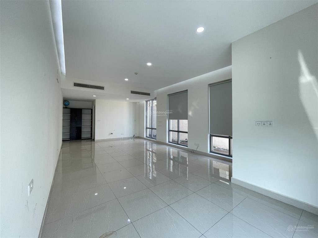 Cho thuê văn phòng phú mỹ hưng 73m2, giá 25 triệu căn góc 2 view nhận vp ngay.  0937 379 ***