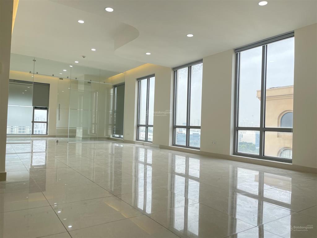 Cho thuê văn phòng phú mỹ hưng 73m2, giá 25 triệu căn góc 2 view nhận vp ngay.  0937 379 ***