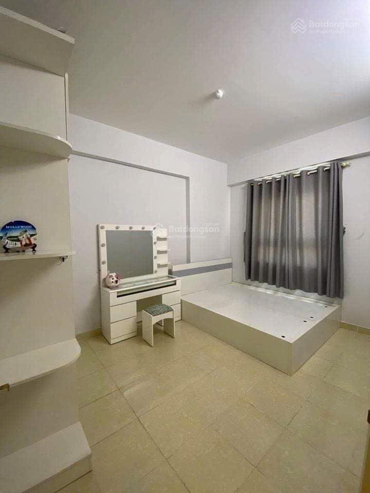 Bán căn góc mặt tiền nguyễn văn linh hqc plaza giá 1,370tr 69m2  2pn  2wc, sẵn nhà dọn vào ở ngay