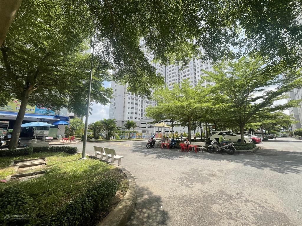 Bán căn 55m2 hqc plaza giá 1,47 tỷ, tầng trung sổ hồng sang tên ngay.  0937 379 ***
