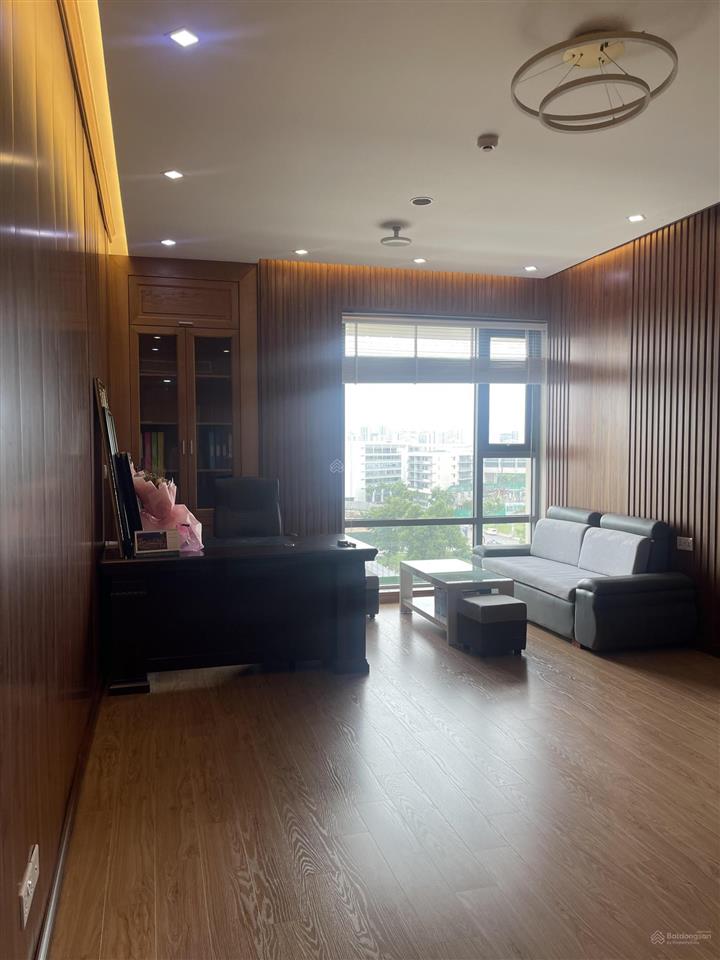 Bán căn hộ vp ngay phú mỹ hưng giá chỉ 2,250 tỷ, có nội thất, sẵn bàn giao ngay.  0937 379 ***