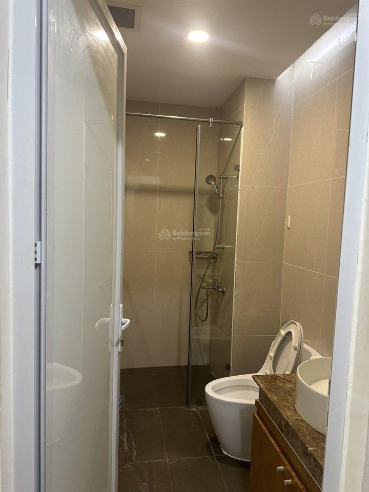 Cho thuê officetel phú mỹ hưng  q7, giá 15 triệu có thể ở và làm văn phòng.  0937 379 ***
