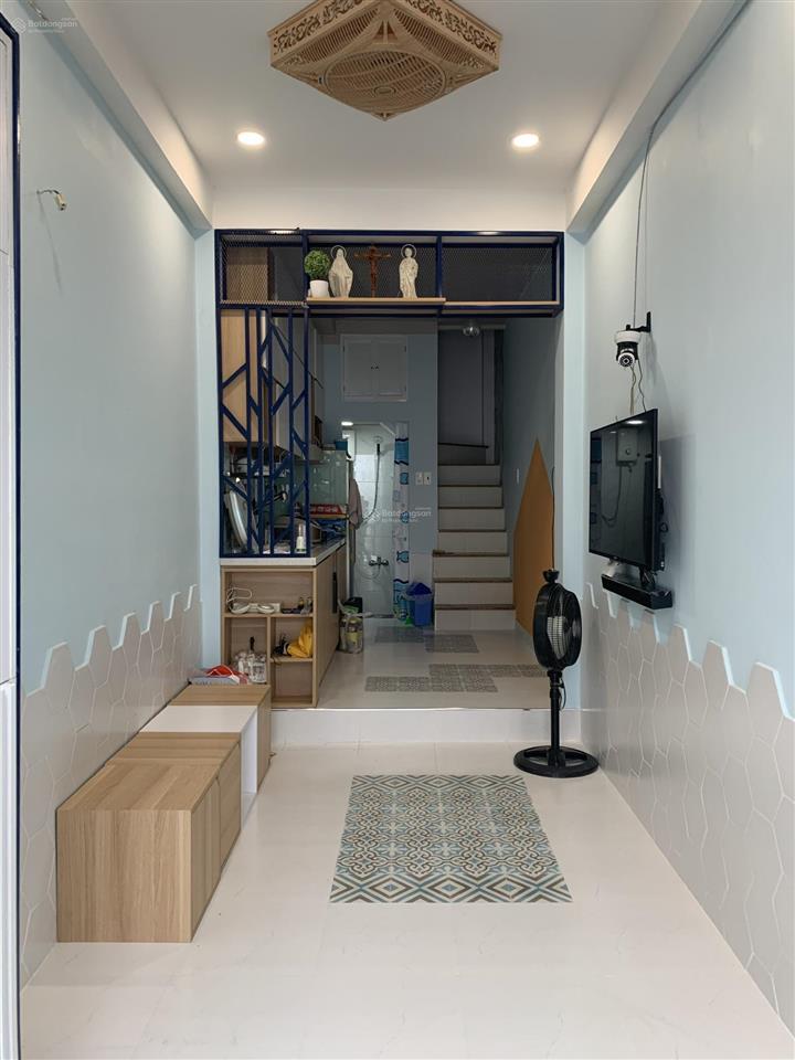 Cho thuê căn nhà nhỏ đường trần quang khải  q1, giá 9 triệu/th, nhà đẹp ở ngay.  0937 379 ***