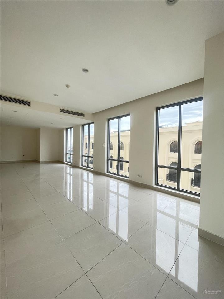 Cho thuê văn phòng phú mỹ hưng 73m2, giá 26 triệu căn góc 2 view nhận vp ngay.  0937 379 ***