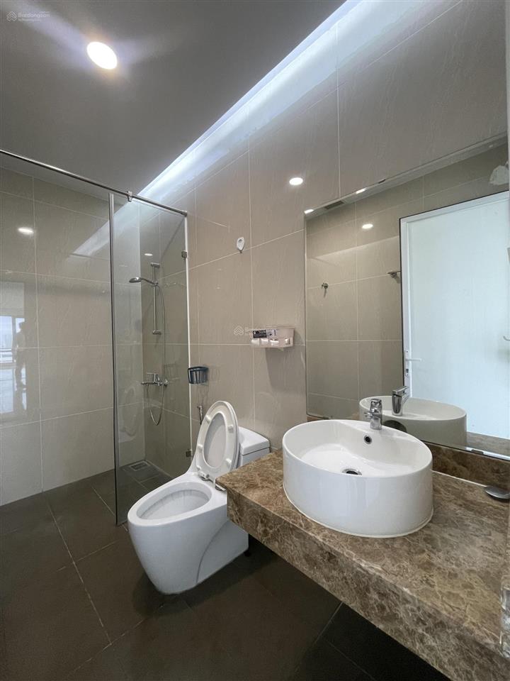 Cho thuê văn phòng phú mỹ hưng 73m2, giá 26 triệu căn góc 2 view nhận vp ngay.  0937 379 ***