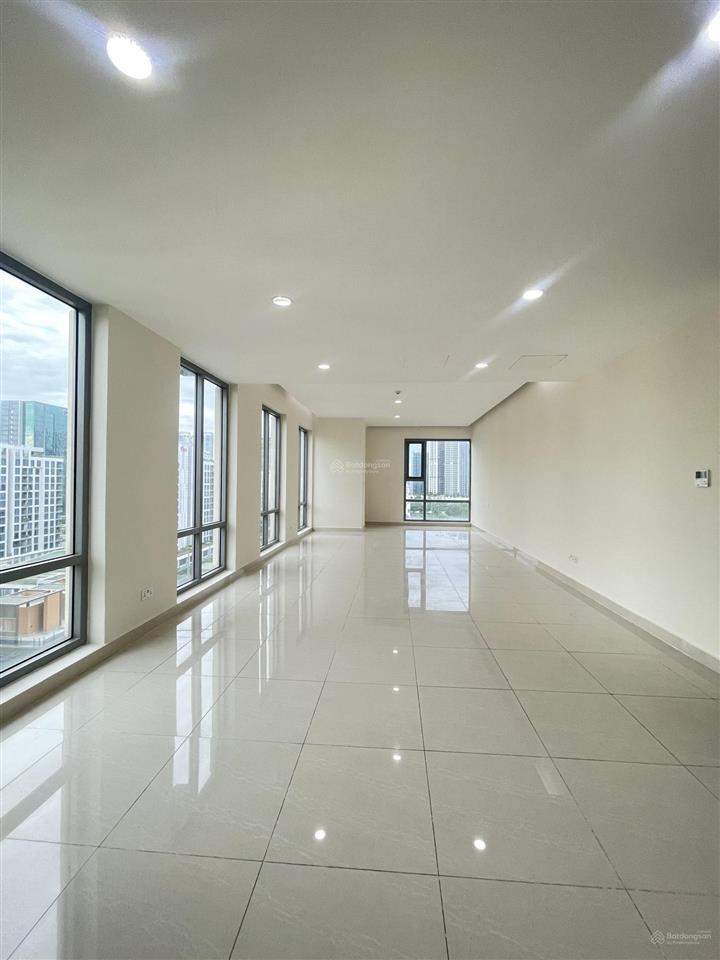 Cho thuê văn phòng phú mỹ hưng 73m2, giá 26 triệu căn góc 2 view nhận vp ngay.  0937 379 ***