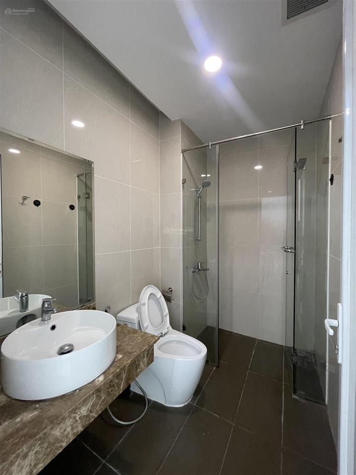 Cho thuê officetel phú mỹ hưng  q7, giá 10 triệu, có thể ở và làm văn phòng.  0937 379 ***