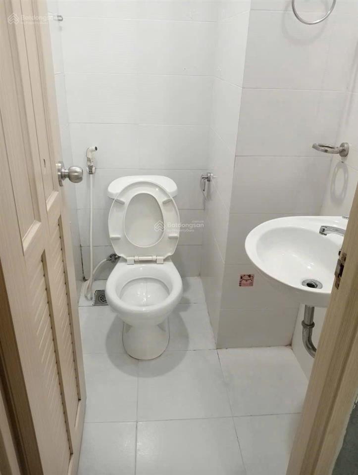 Bán căn 55m2 hqc plaza giá 1,47 tỷ, vay nh 70%, tầng cao sổ hồng sang tên ngay.  0937 379 ***