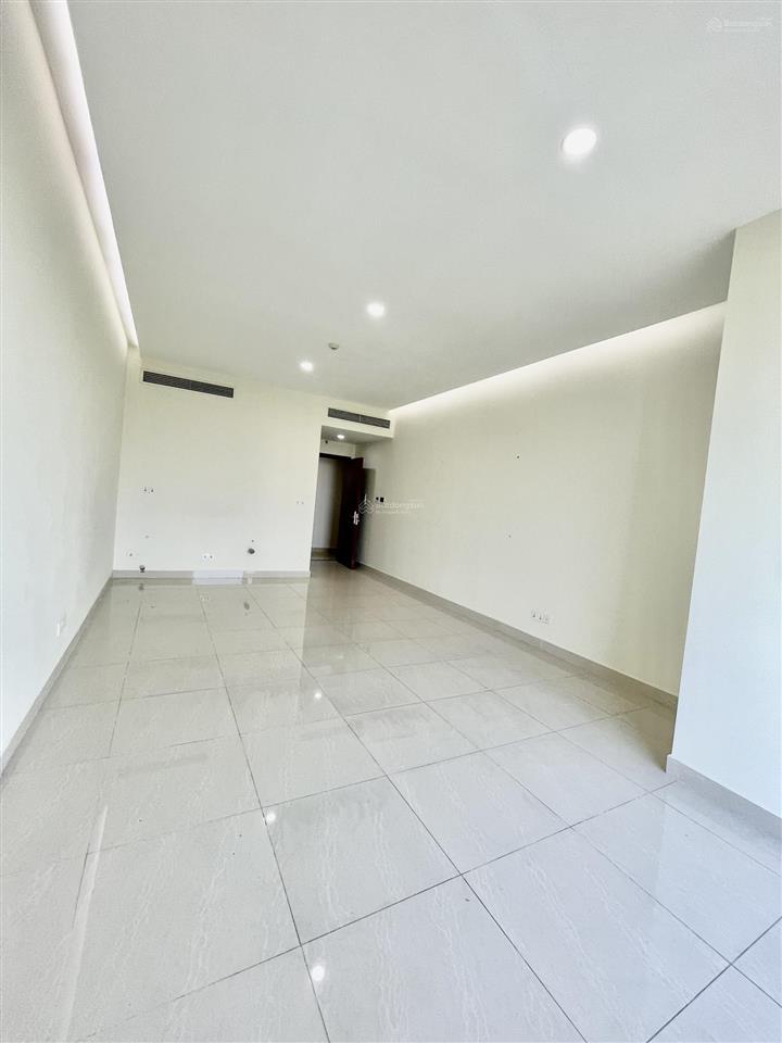 Bán căn officetel golden king  q7, giá 2 tỷ diện tích 37m2, chiết khấu 10%.  0937 379 ***