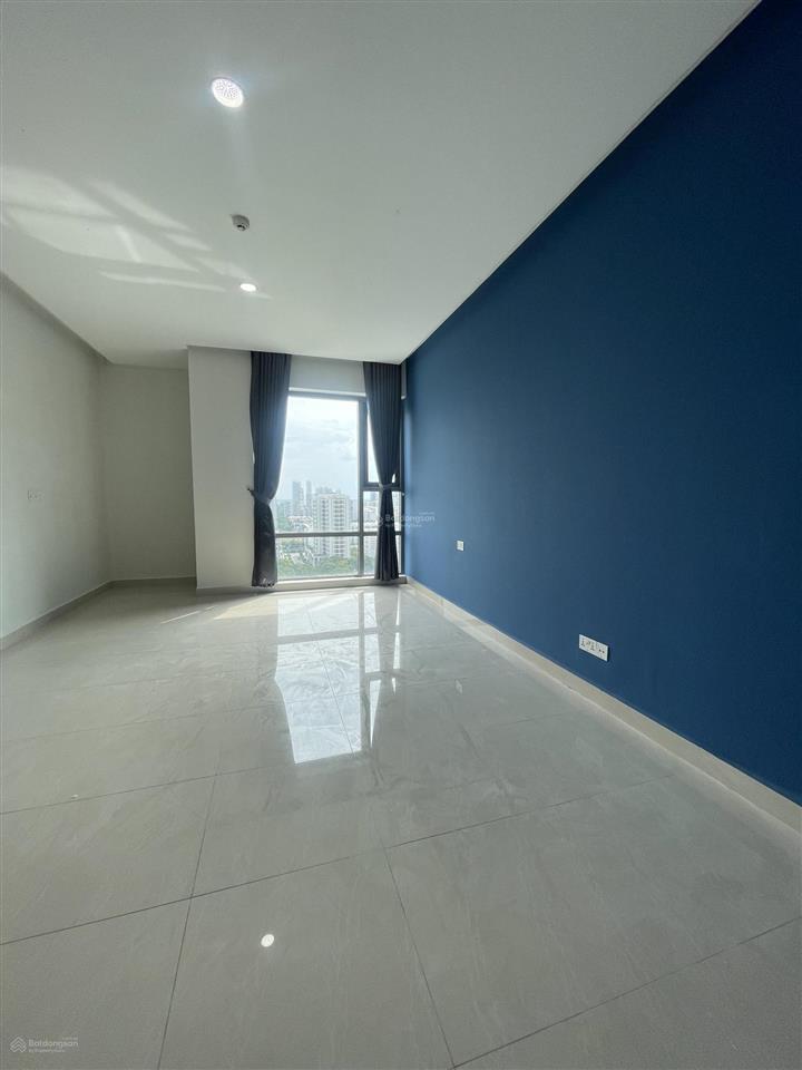 Bán căn officetel golden king  q7, giá 2 tỷ diện tích 37m2, chiết khấu 10%.  0937 379 ***