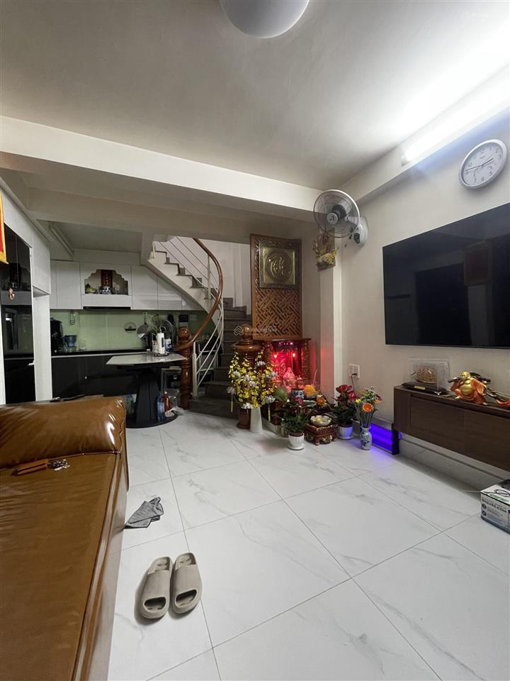 Bán nhà hẻm nguyễn công hoan  phú nhuận, giá 6.1 tỷ thương lượng, nhà đẹp tặng nội thất