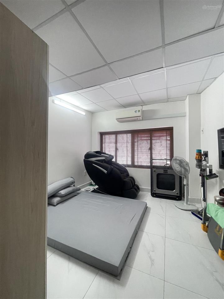 Bán nhà 1 trệt 4 lầu khu ẩm thực phan xích long  phú nhuận, giá 5.9 tỷ thương lượng, shr