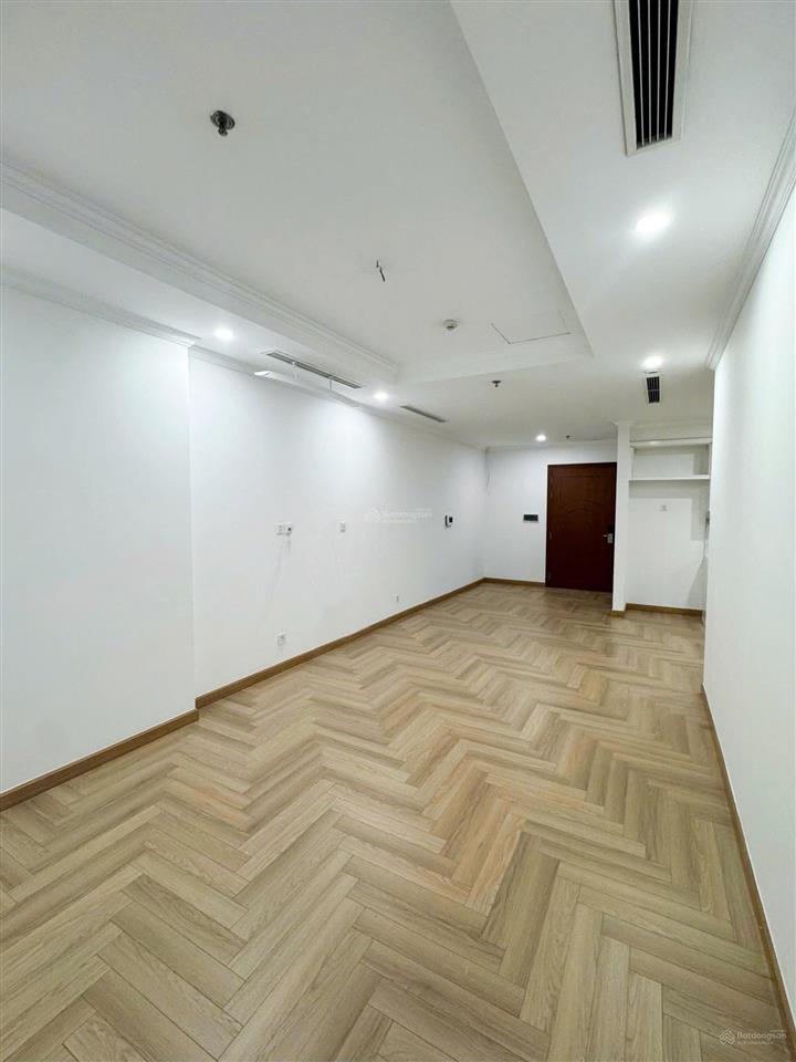 Bán căn 3 ngủ park hill tòa p3 tầng trung hướng nam nhìn ra bể bơi chỉ hơn 12 tỷ