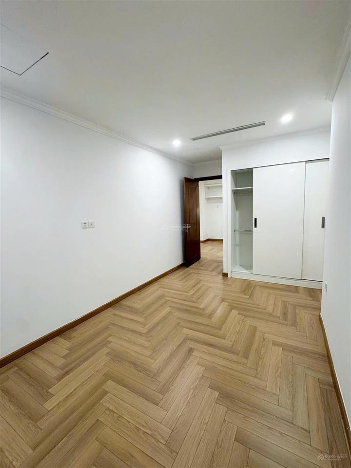 Bán căn 3 ngủ park hill tòa p3 tầng trung hướng nam nhìn ra bể bơi chỉ hơn 12 tỷ