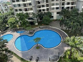 Bán căn 3 ngủ park hill tòa p3 tầng trung hướng nam nhìn ra bể bơi