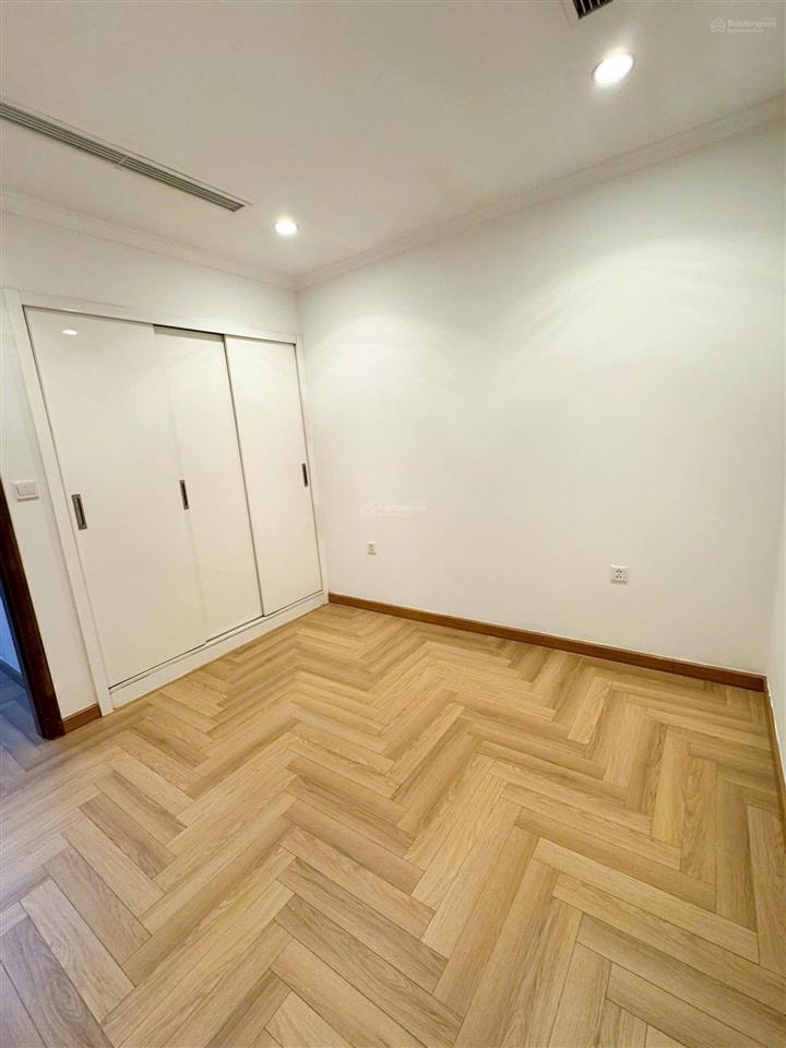 Bán căn 3 ngủ park hill tòa p3 tầng trung hướng nam nhìn ra bể bơi chỉ hơn 12 tỷ