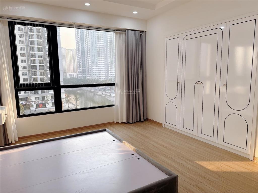 Chủ cần tiền thiện trí bán từ 11.8 tỷ còn 10.350 tỷ tòa t7 times city view trọn nhạc nước