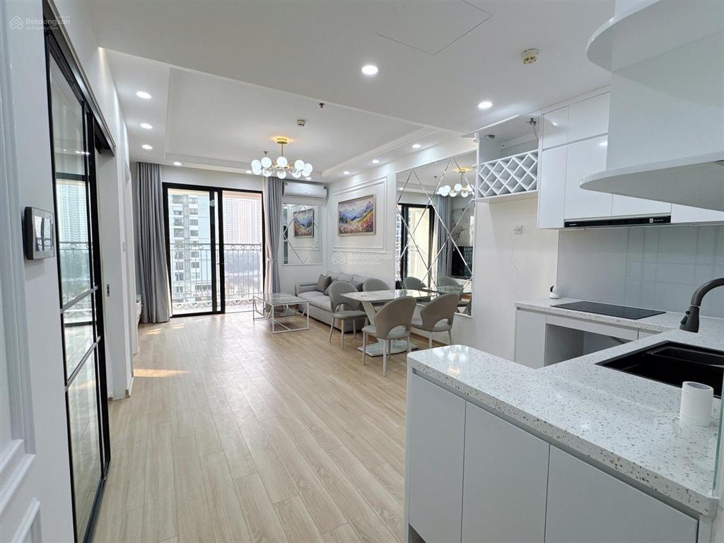 Chủ cần tiền thiện trí bán từ 11.8 tỷ còn 10.350 tỷ tòa t7 times city view trọn nhạc nước