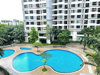 Bán căn 3 ngủ chung cư times city park hill, view bể bơi rất đẹp hướng nam đủ đồ có bồn tắm nằm
